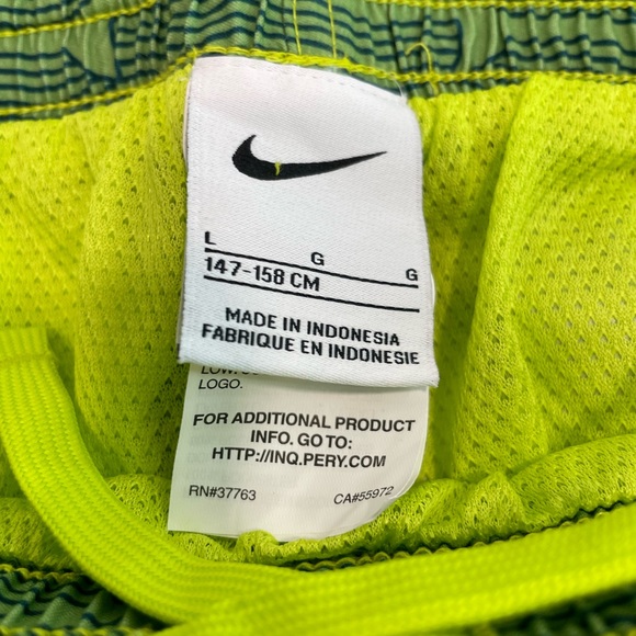 Nike boys Swim Shorts. Size Large
NWT - Picture 6 of 8